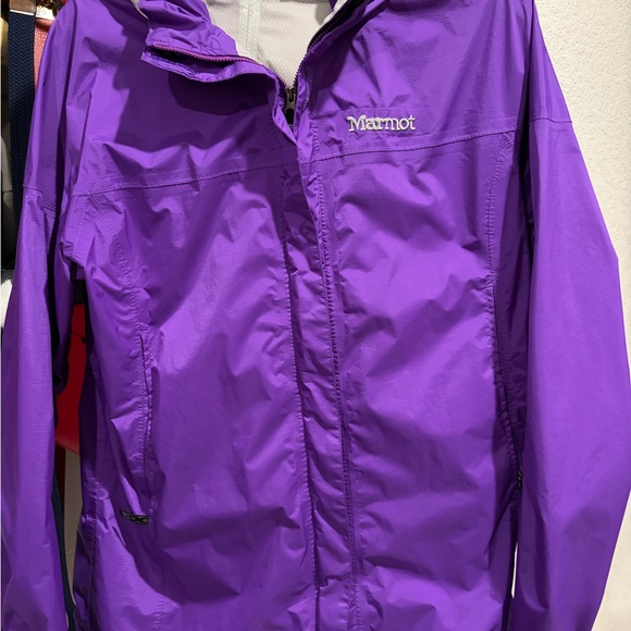 Marmot Women's Vibrant Purple Rain Jacket - Picture 2 of 6
